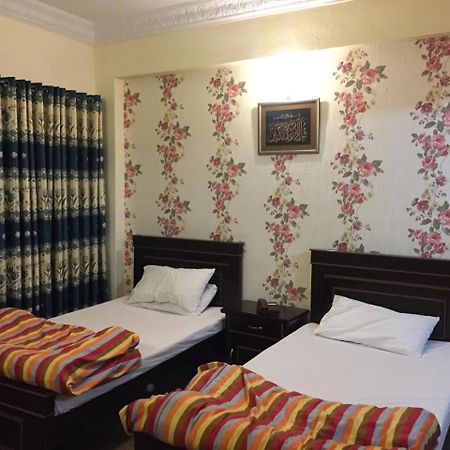 רוואלפינדי Hotel De Grand מראה חיצוני תמונה