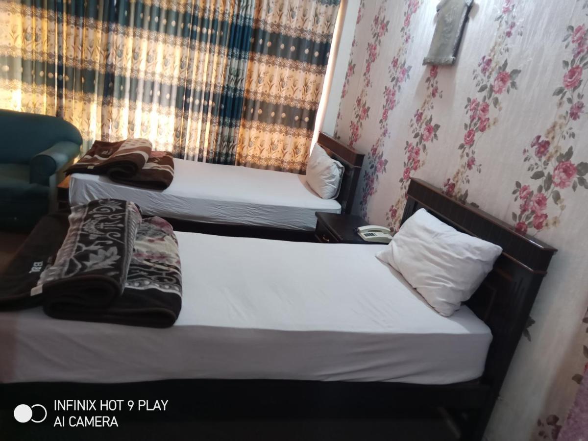 רוואלפינדי Hotel De Grand מראה חיצוני תמונה