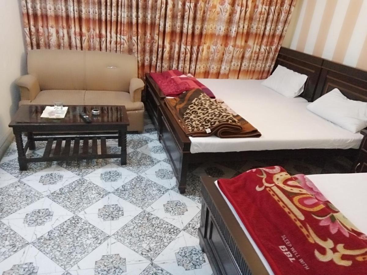 רוואלפינדי Hotel De Grand מראה חיצוני תמונה