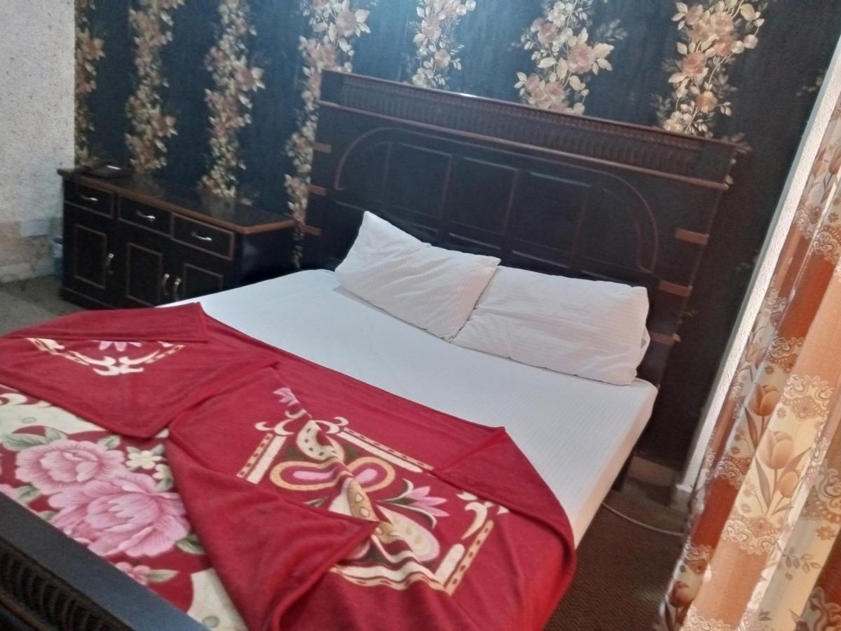 רוואלפינדי Hotel De Grand מראה חיצוני תמונה