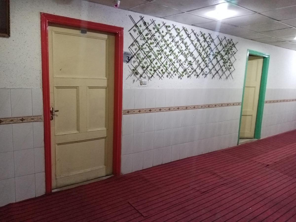 רוואלפינדי Hotel De Grand מראה חיצוני תמונה