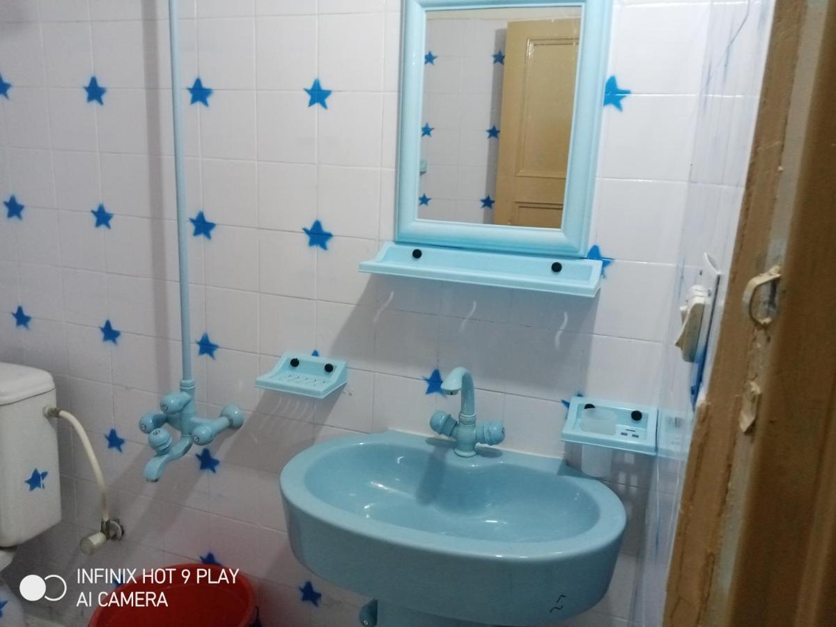 רוואלפינדי Hotel De Grand מראה חיצוני תמונה
