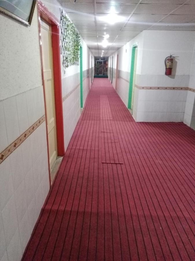 רוואלפינדי Hotel De Grand מראה חיצוני תמונה