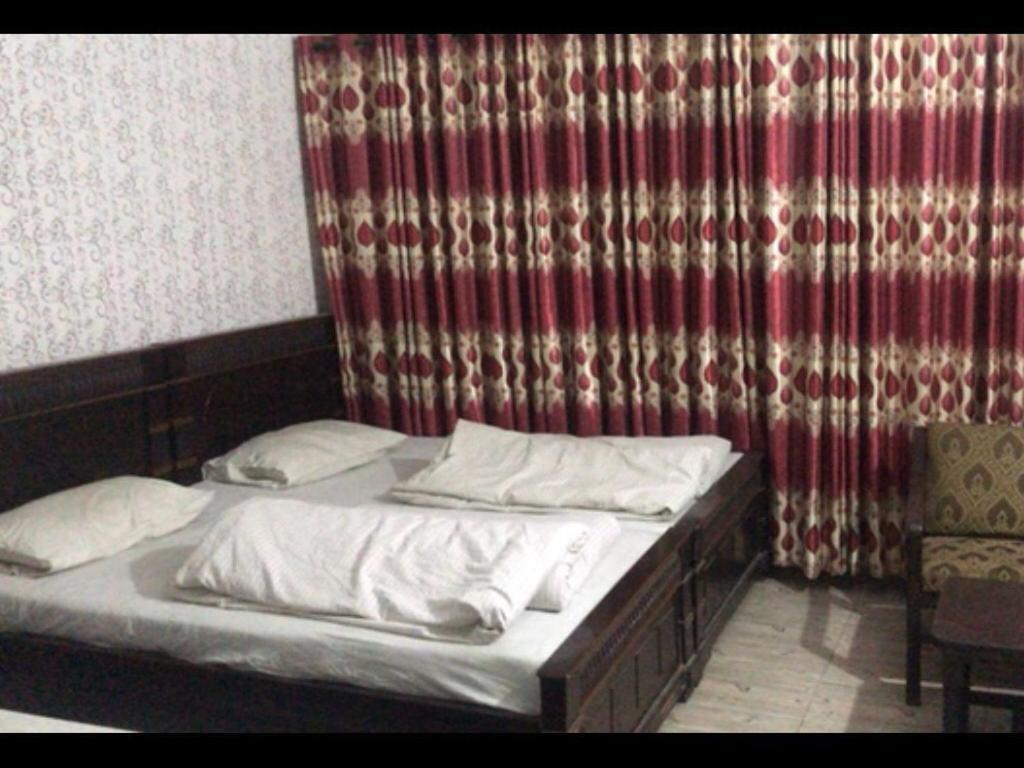 רוואלפינדי Hotel De Grand מראה חיצוני תמונה