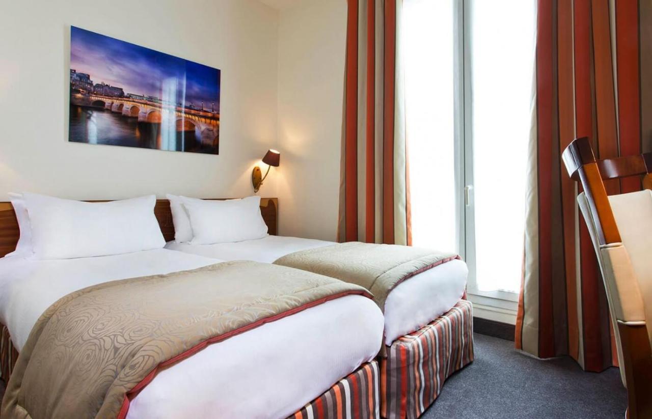 רוואלפינדי Hotel De Grand מראה חיצוני תמונה