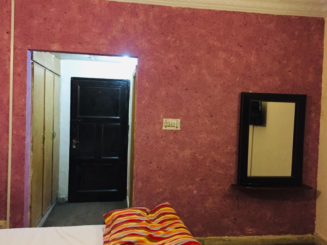 רוואלפינדי Hotel De Grand מראה חיצוני תמונה