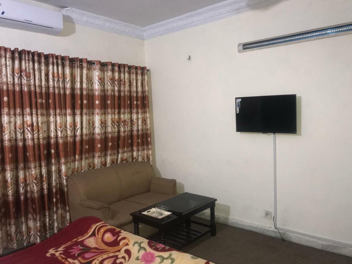 רוואלפינדי Hotel De Grand מראה חיצוני תמונה