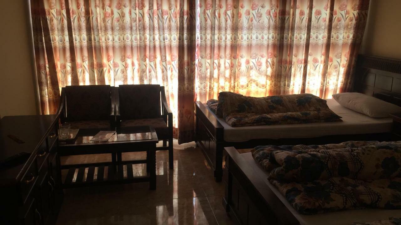 רוואלפינדי Hotel De Grand מראה חיצוני תמונה