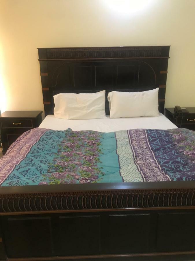 רוואלפינדי Hotel De Grand מראה חיצוני תמונה
