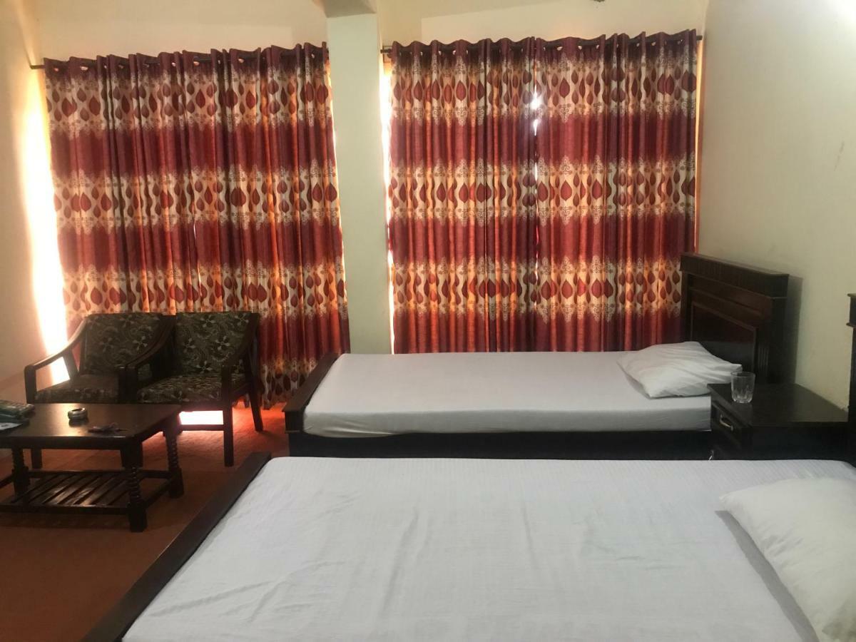 רוואלפינדי Hotel De Grand מראה חיצוני תמונה